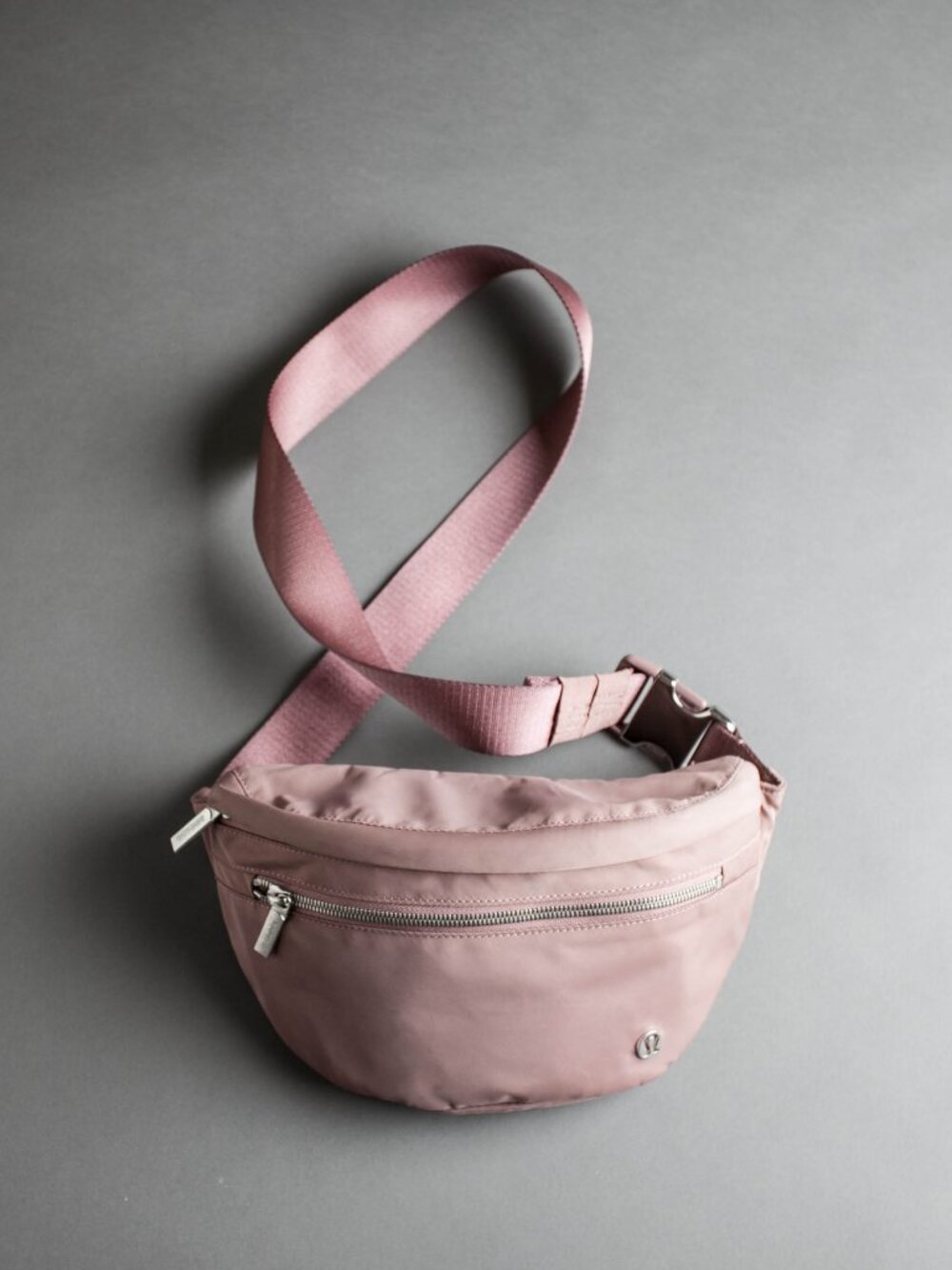 Lululemon City Adventurer Belt Bag 2.5L in Twilight Rose - Picture 2 of 6